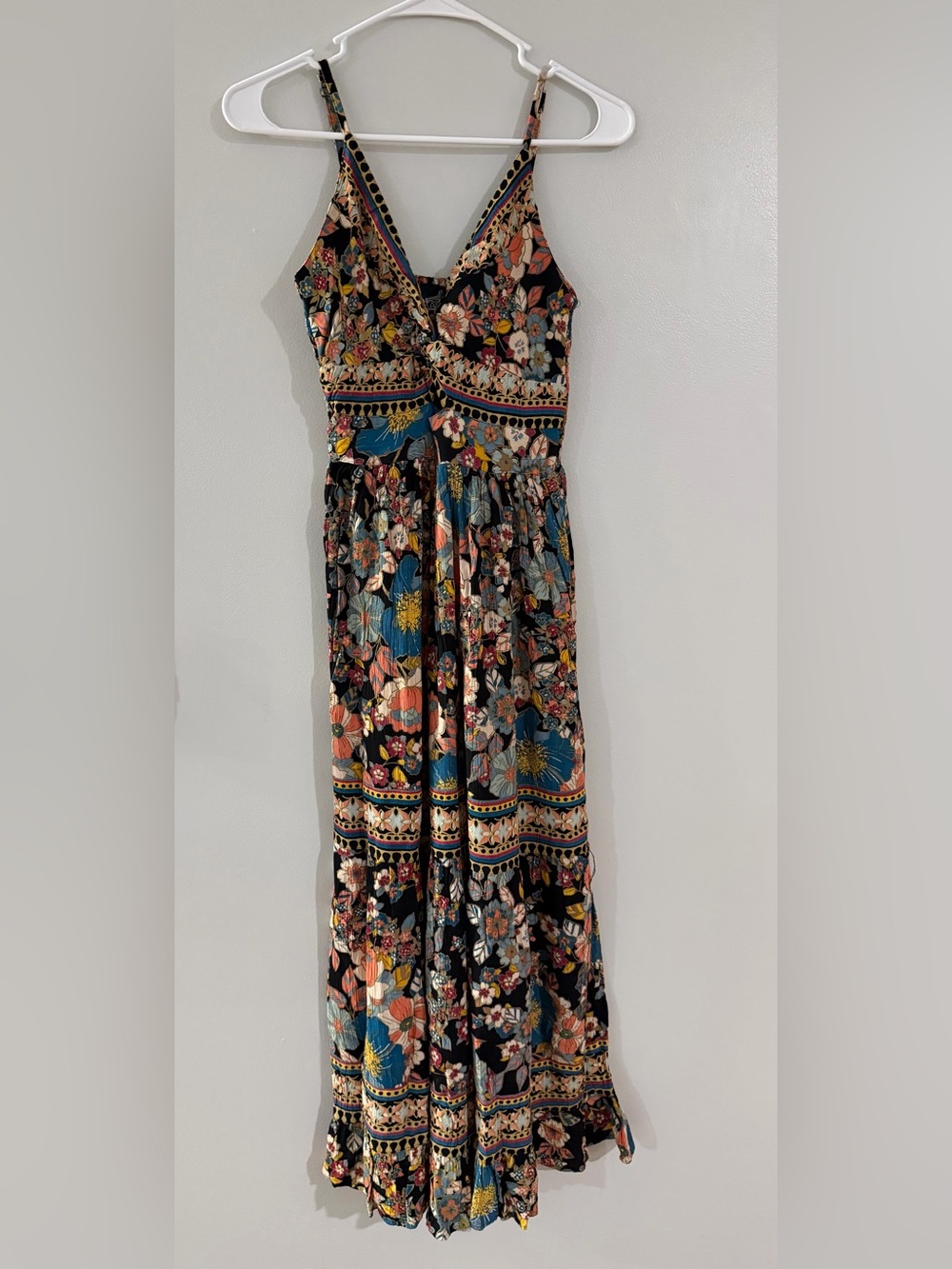 Angie Black Pink Blue Floral V‑Neck Lightweight Women's Casual Maxi Summer Dress